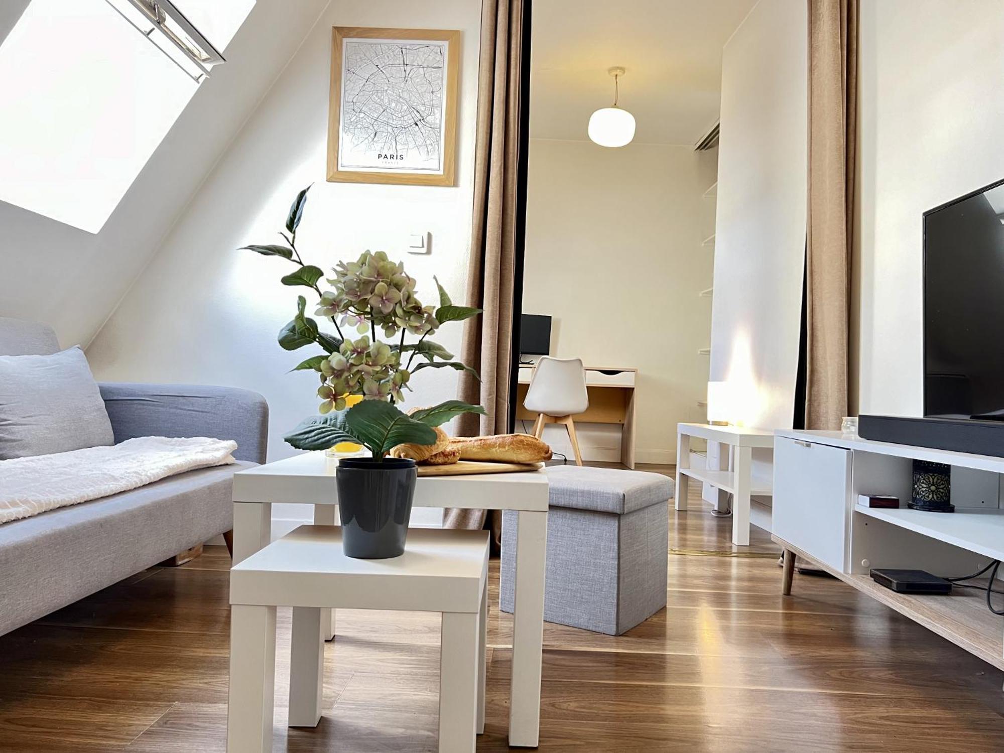 Charme Parisien - Sous Les Toits De A Opera Apartment *