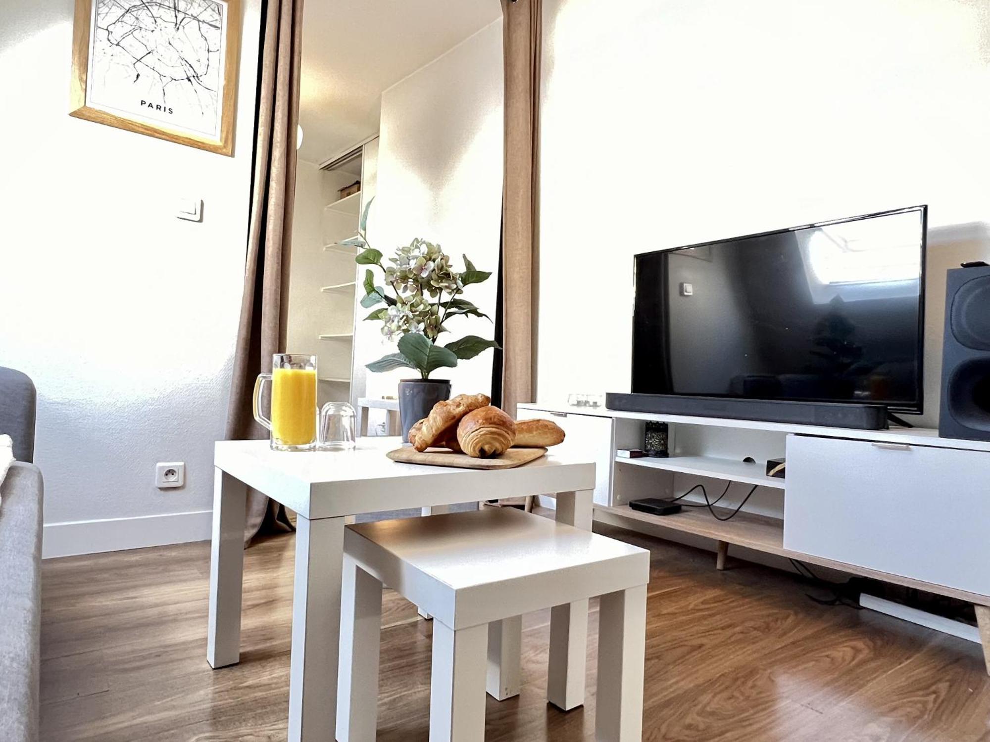 Apartment Charme Parisien - Sous Les Toits De A Opera